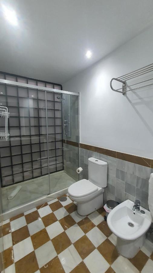 מאלגה Lyrioshomes Apartamentos Los Treboles מראה חיצוני תמונה