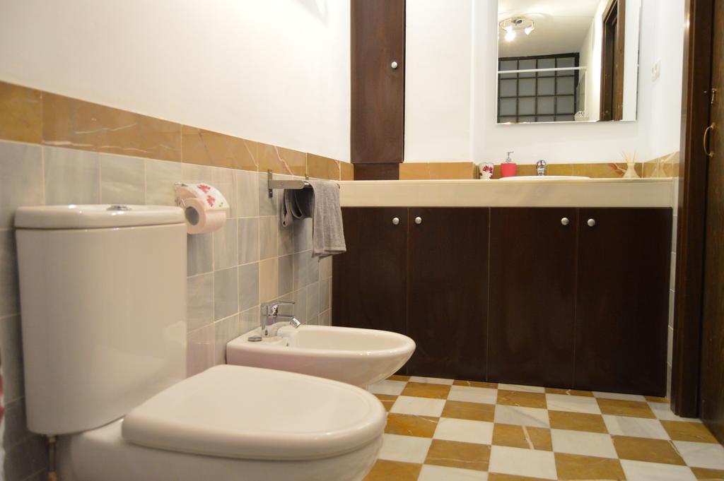 מאלגה Lyrioshomes Apartamentos Los Treboles מראה חיצוני תמונה